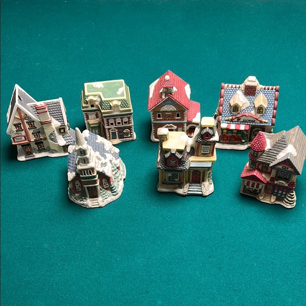 Holiday Village Ceramic House Set